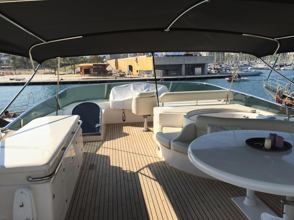 Motor Yacht Dandy Bateau-hôtel 3*