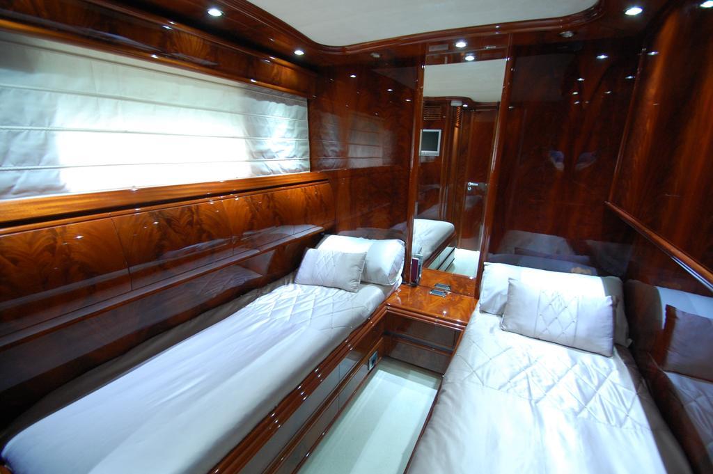 Motor Yacht Dandy 3*