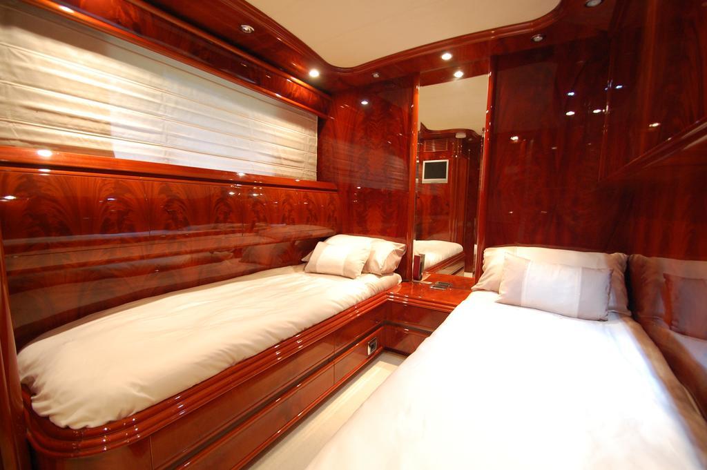 Motor Yacht Dandy